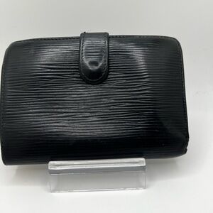 GUC Louis Vuitton Black Epi Bifold Kisslock Wallet